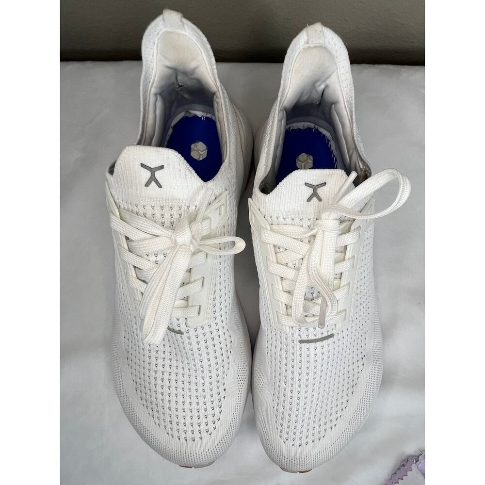 Flux Adapt Run White Knit Athletic Shoes - Men’s 7.5, Women’s 9 Clean